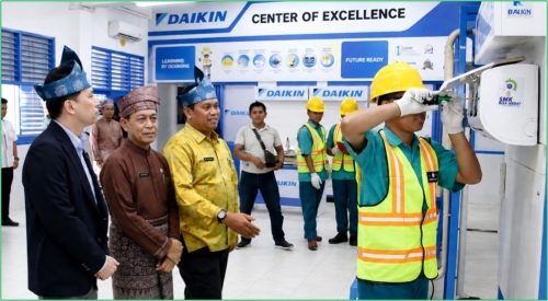 Daikin Center of Excellence Hadir di SMKN 2 Pekanbaru, Perkuat Kompetensi Siswa dan Guru
